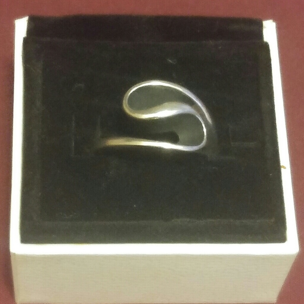 James Avery Wave Pass Ring